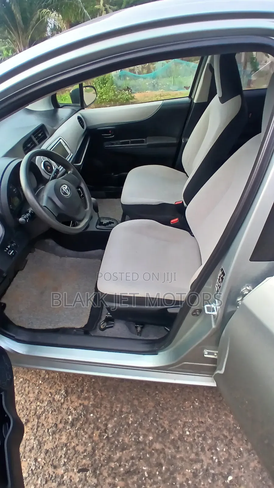 Toyota Vitz 2013 Gray