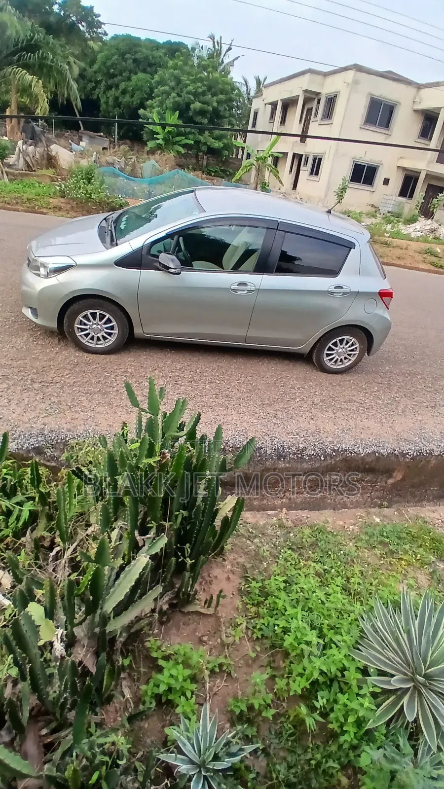Toyota Vitz 2013 Gray