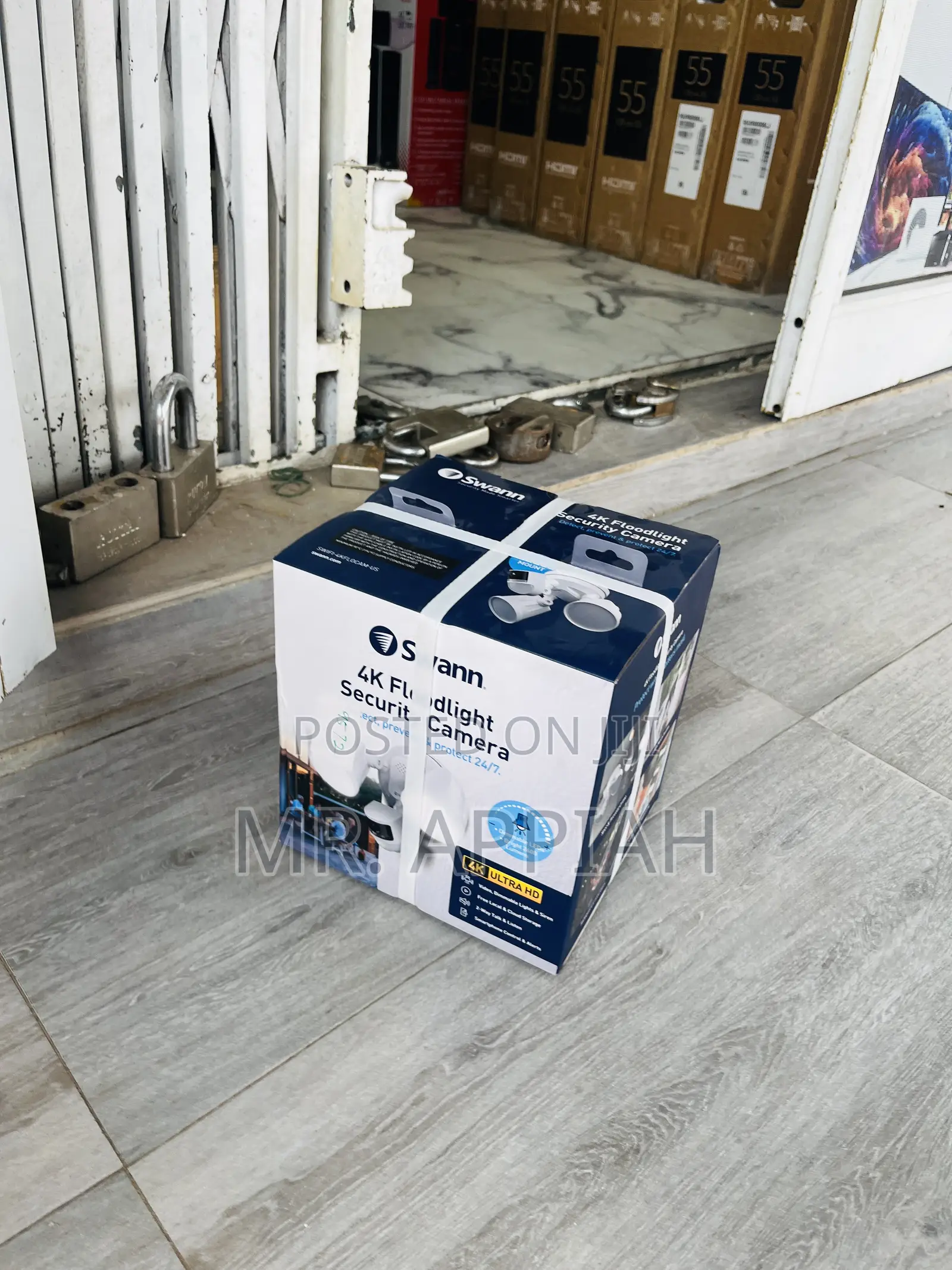 Choose Swann Ultra Hd Floorlight Security Camera(White)