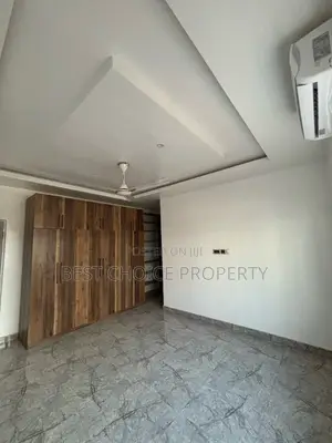 Executive 3 Bedrooms House for Sale