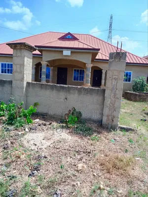 4bdrm House in Trede Kumasi for sale