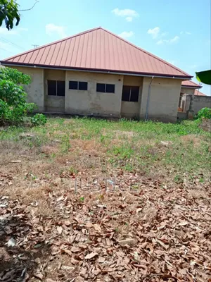4bdrm House in Trede Kumasi for sale