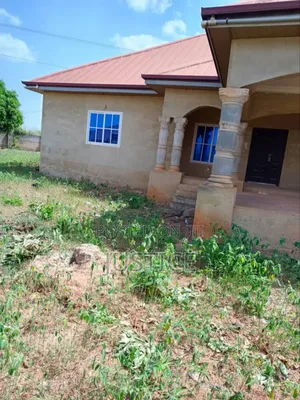 4bdrm House in Trede Kumasi for sale
