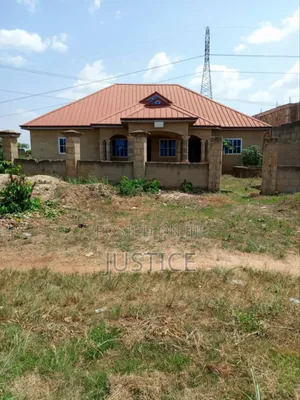 4bdrm House in Trede Kumasi for sale