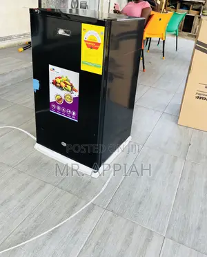 Unique Pearl Single Door Table Top Electric Fridge 