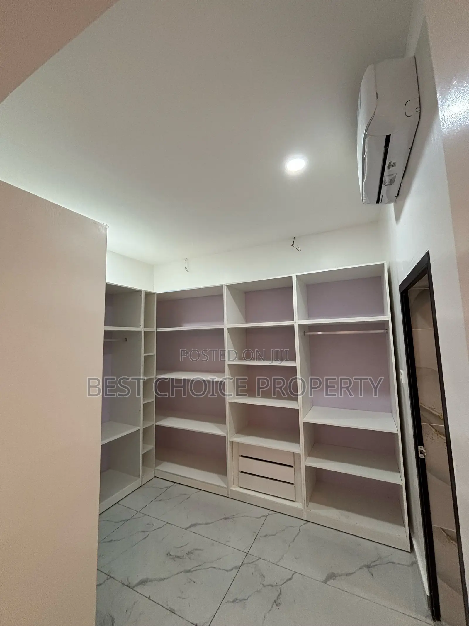 Executive Four Bedrooms Duplex House for Sale Lakeside Estat
