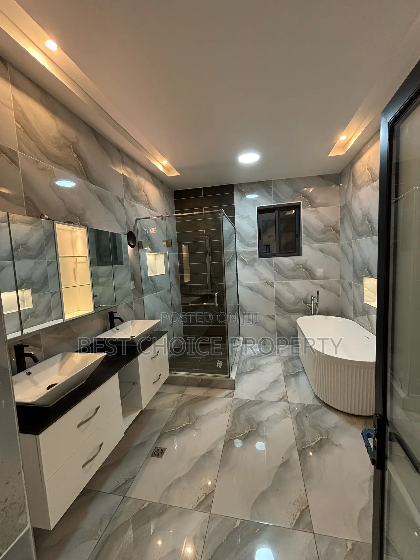 Executive Four Bedrooms Duplex House for Sale Lakeside Estat