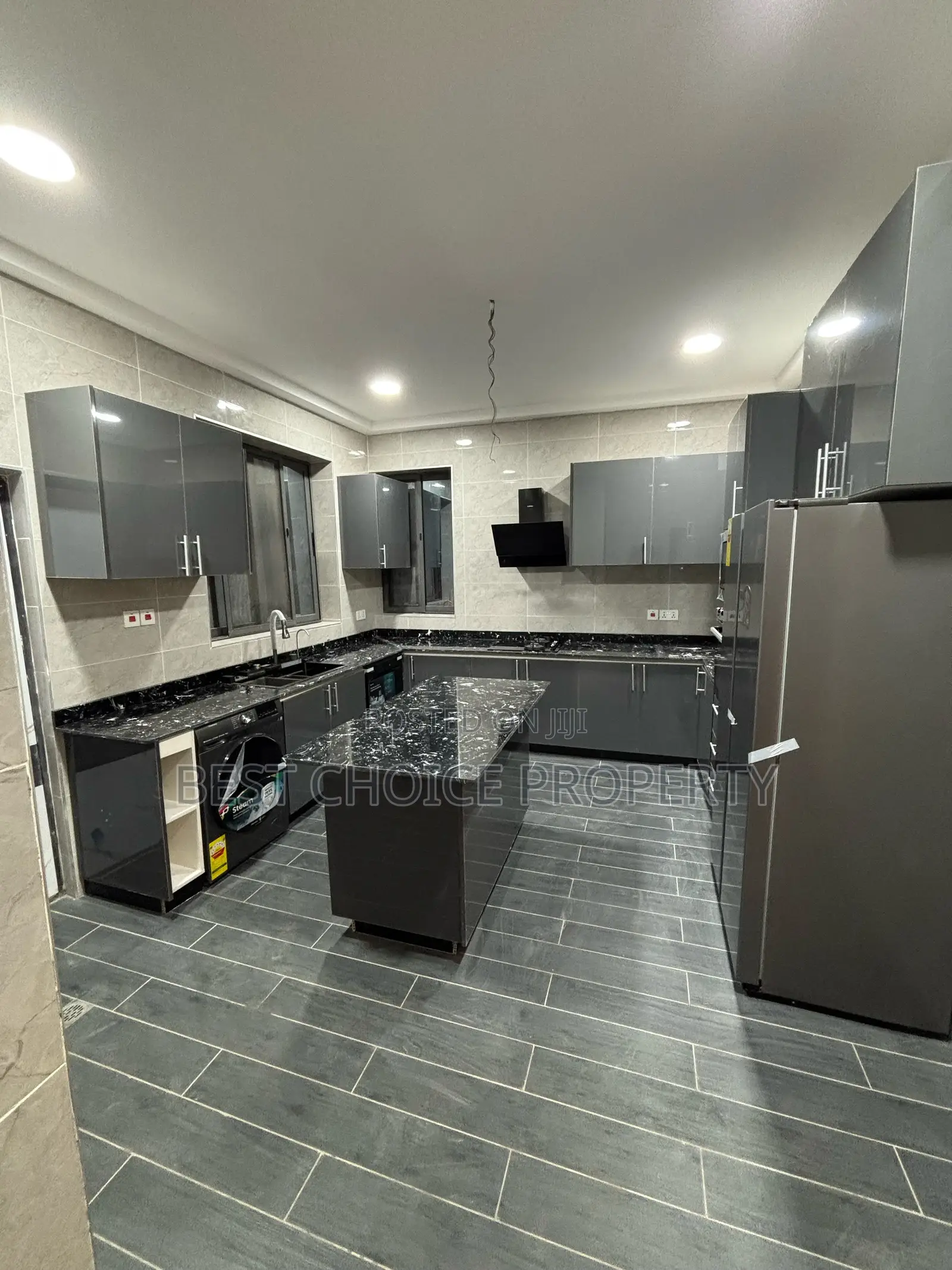 Executive Four Bedrooms Duplex House for Sale Lakeside Estat