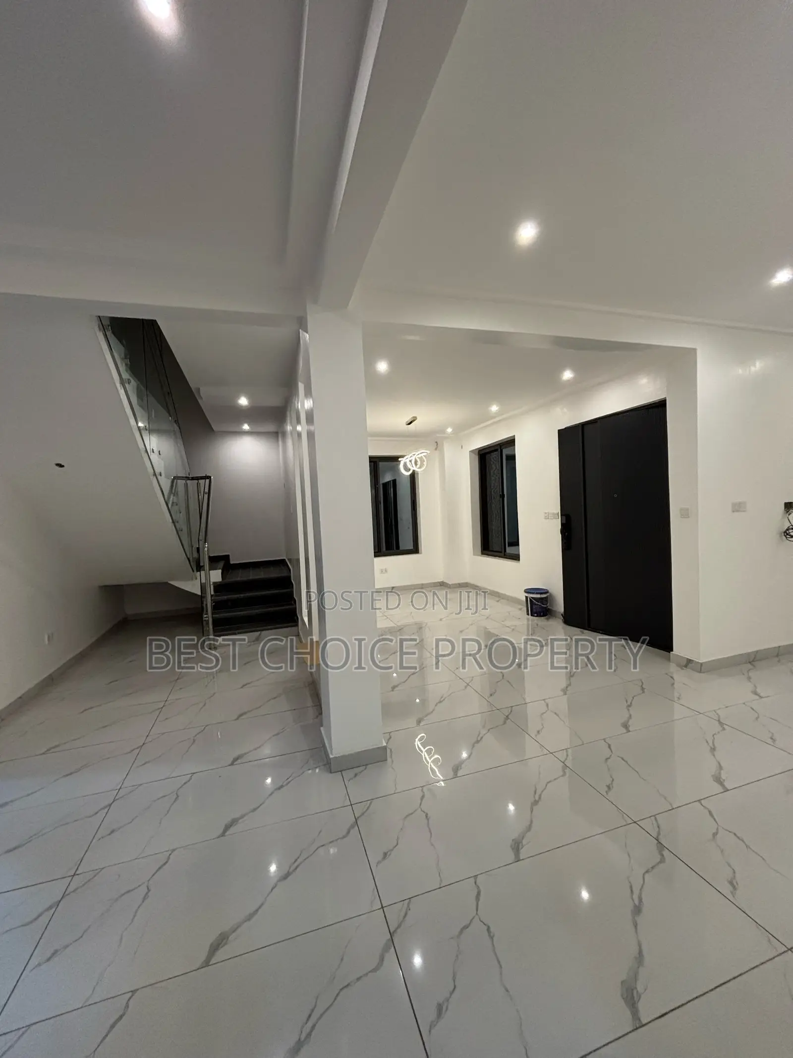 Executive Four Bedrooms Duplex House for Sale Lakeside Estat