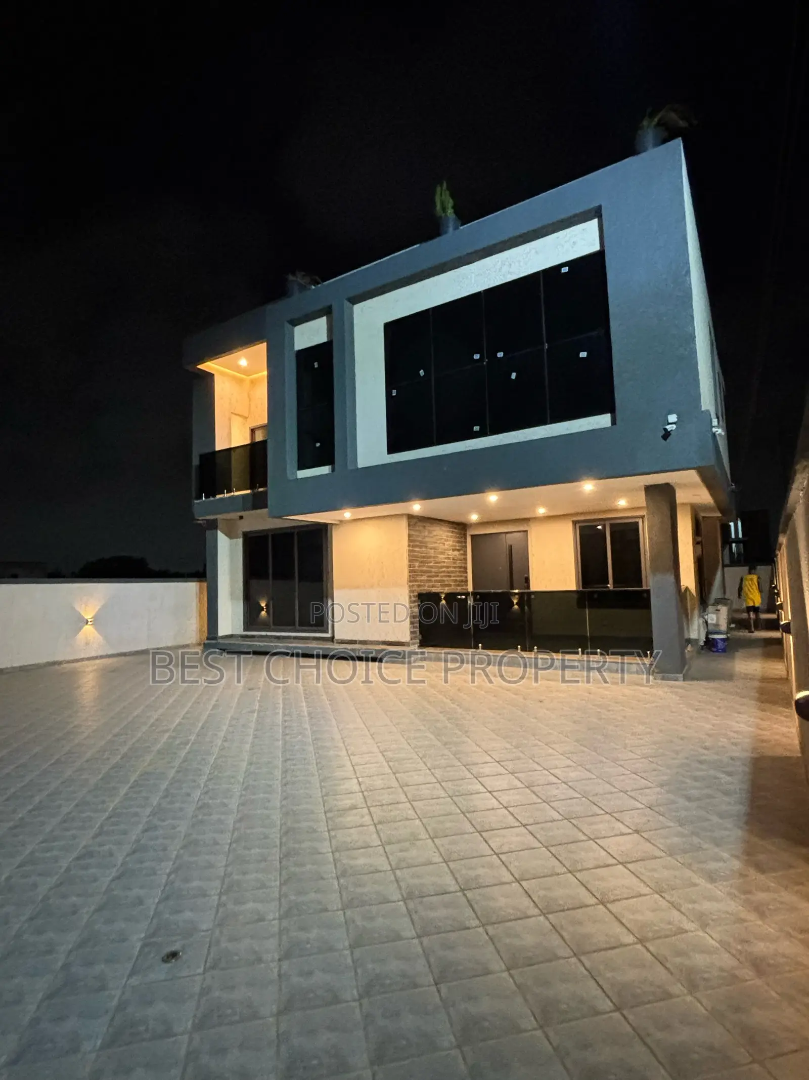 Executive Four Bedrooms Duplex House for Sale Lakeside Estat