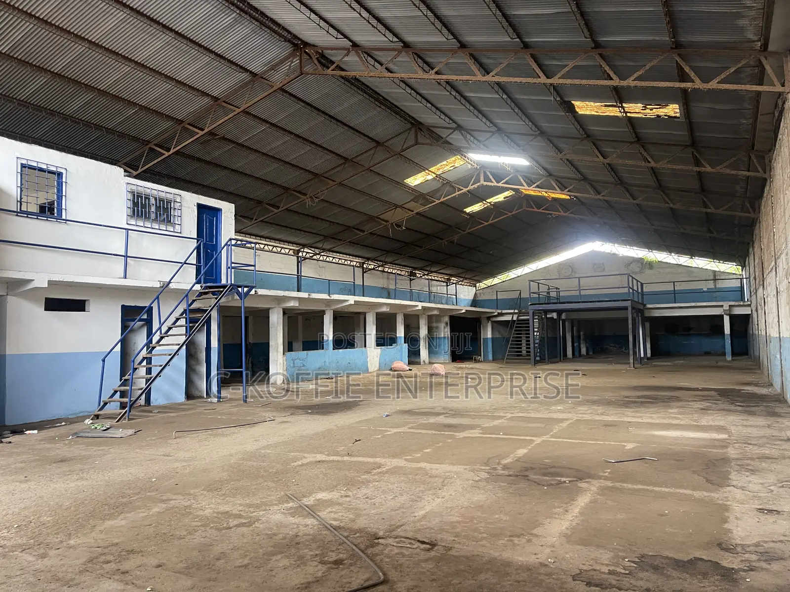 1000 SQM Warehouse With Offices at North Kaneshie 4 Rent