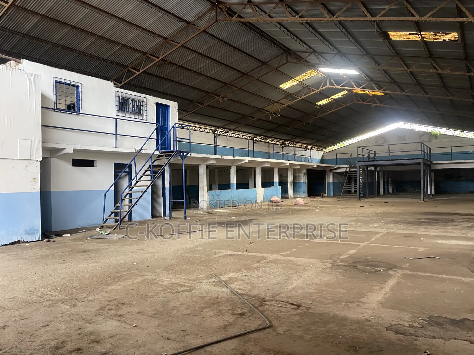 1000 SQM Warehouse With Offices at North Kaneshie 4 Rent