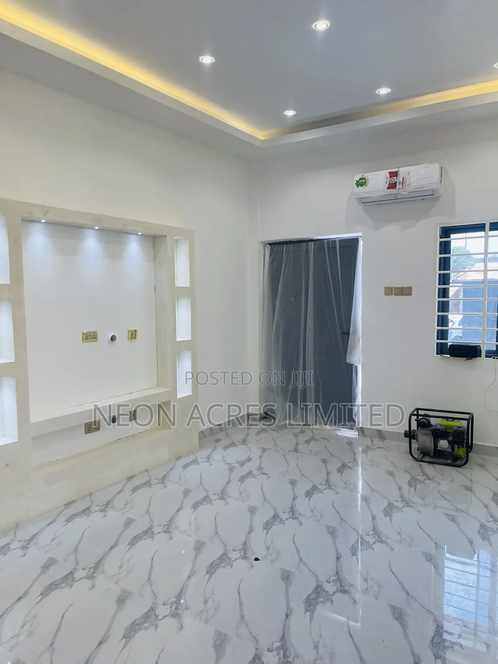 2bdrm House in The Laurels, School Junction for sale