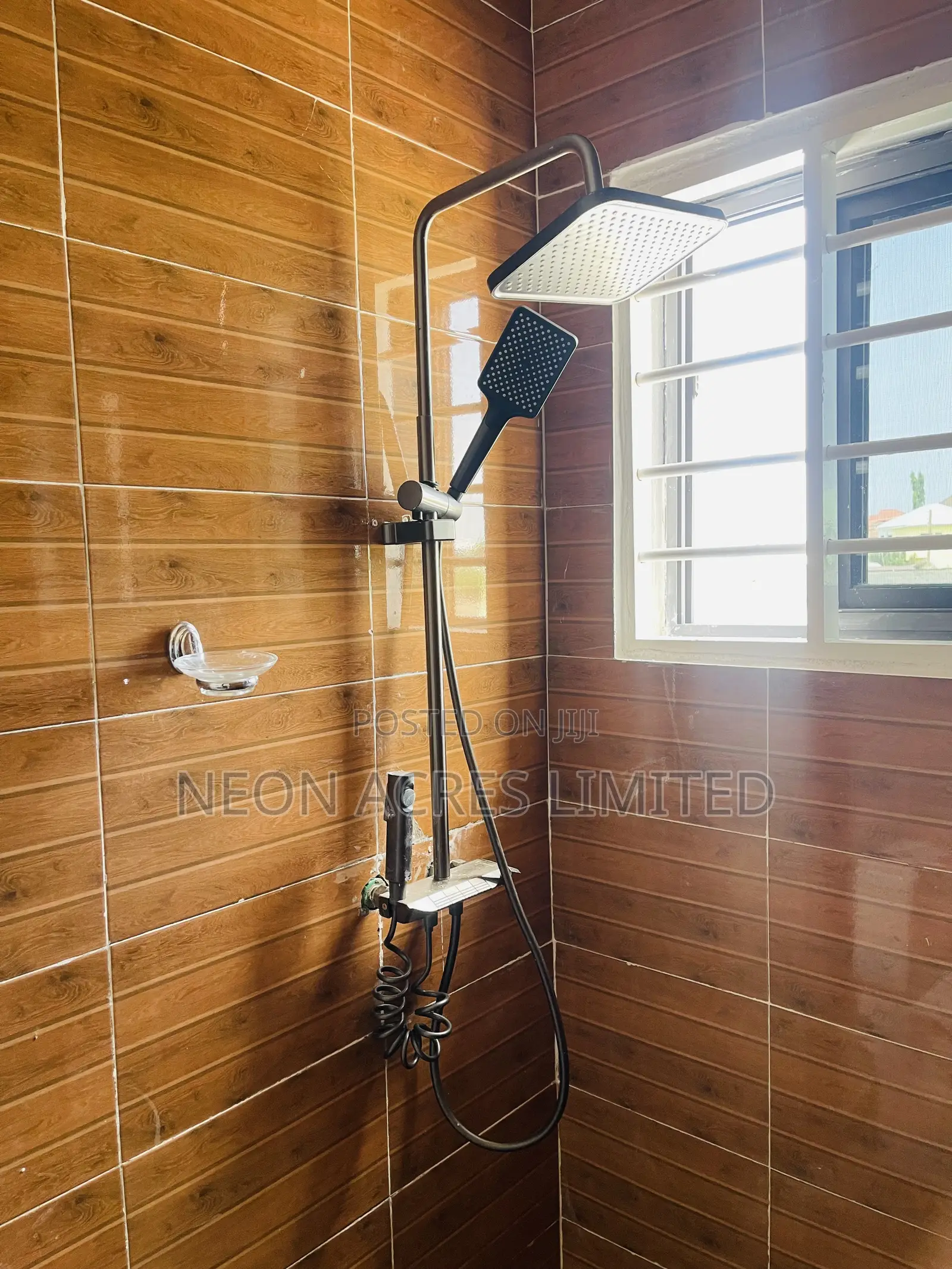 2bdrm House in The Laurels, School Junction for sale