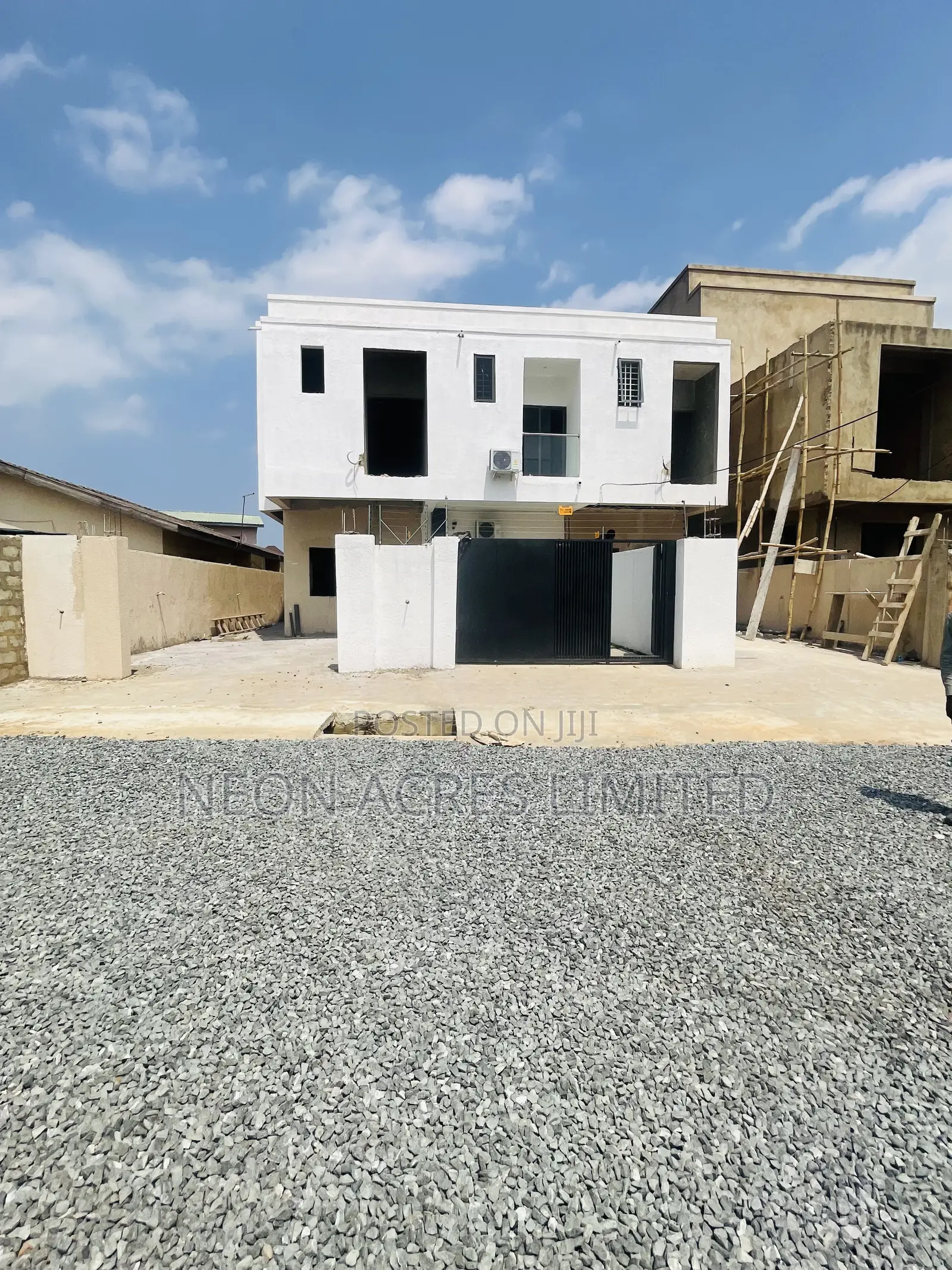 2bdrm House in The Laurels, School Junction for sale
