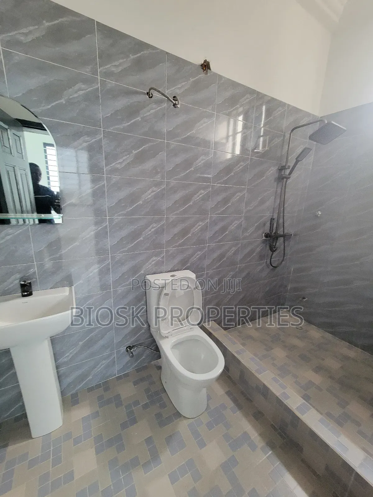2bdrm Apartment in Biosk Properties, Oyibi for rent