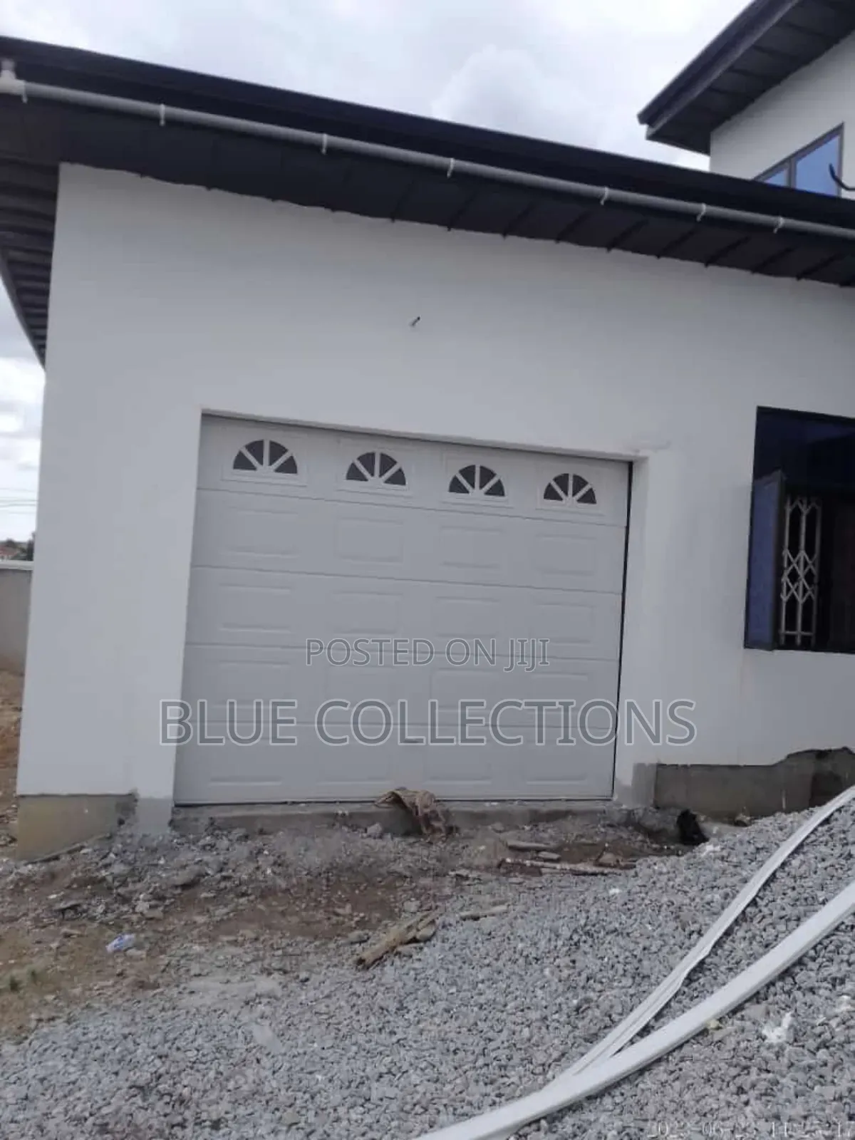 Smart Garage Door With Fanlight and Remote