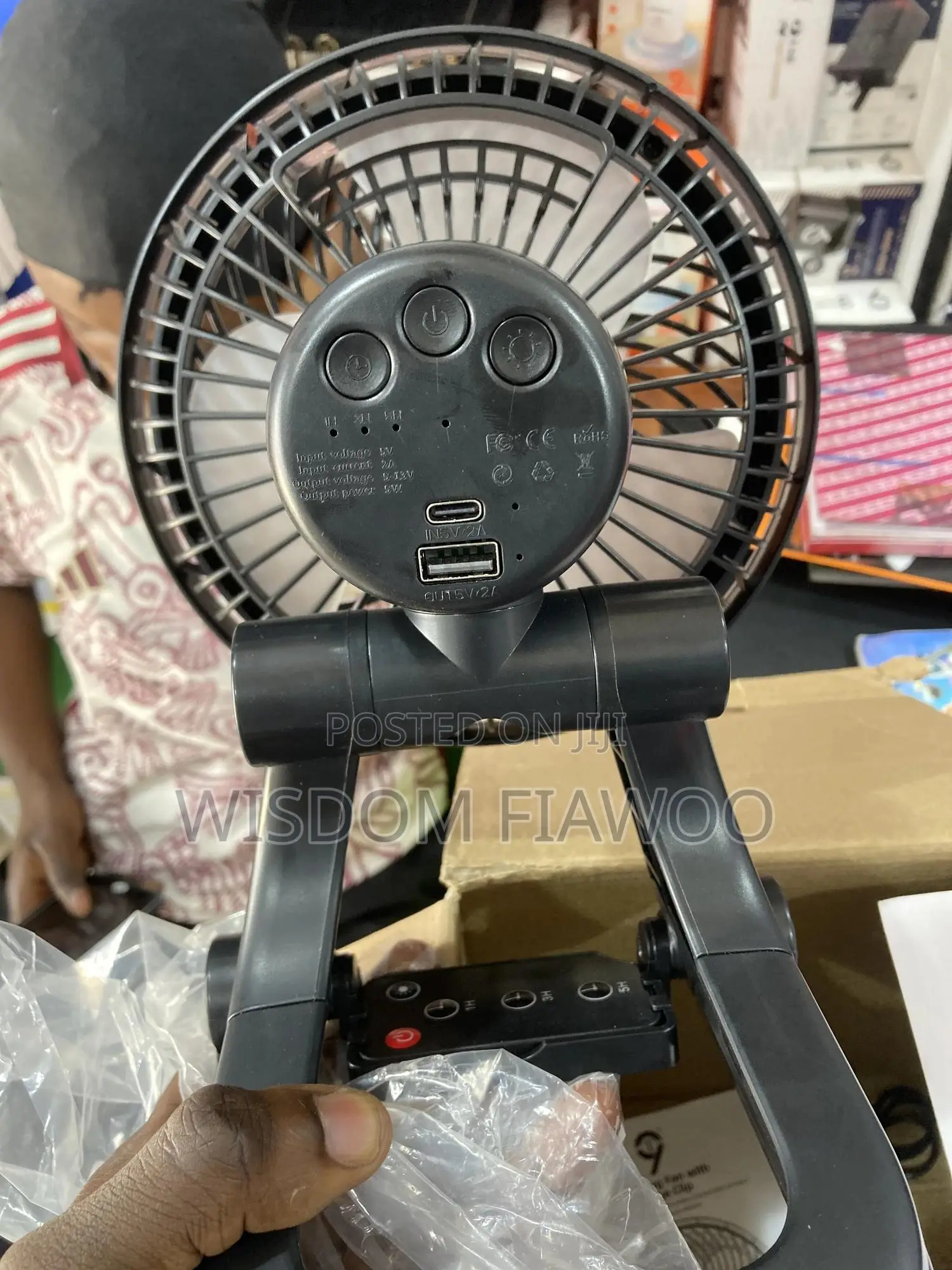 F01 Rechargeable Fan (Last for 12hours)