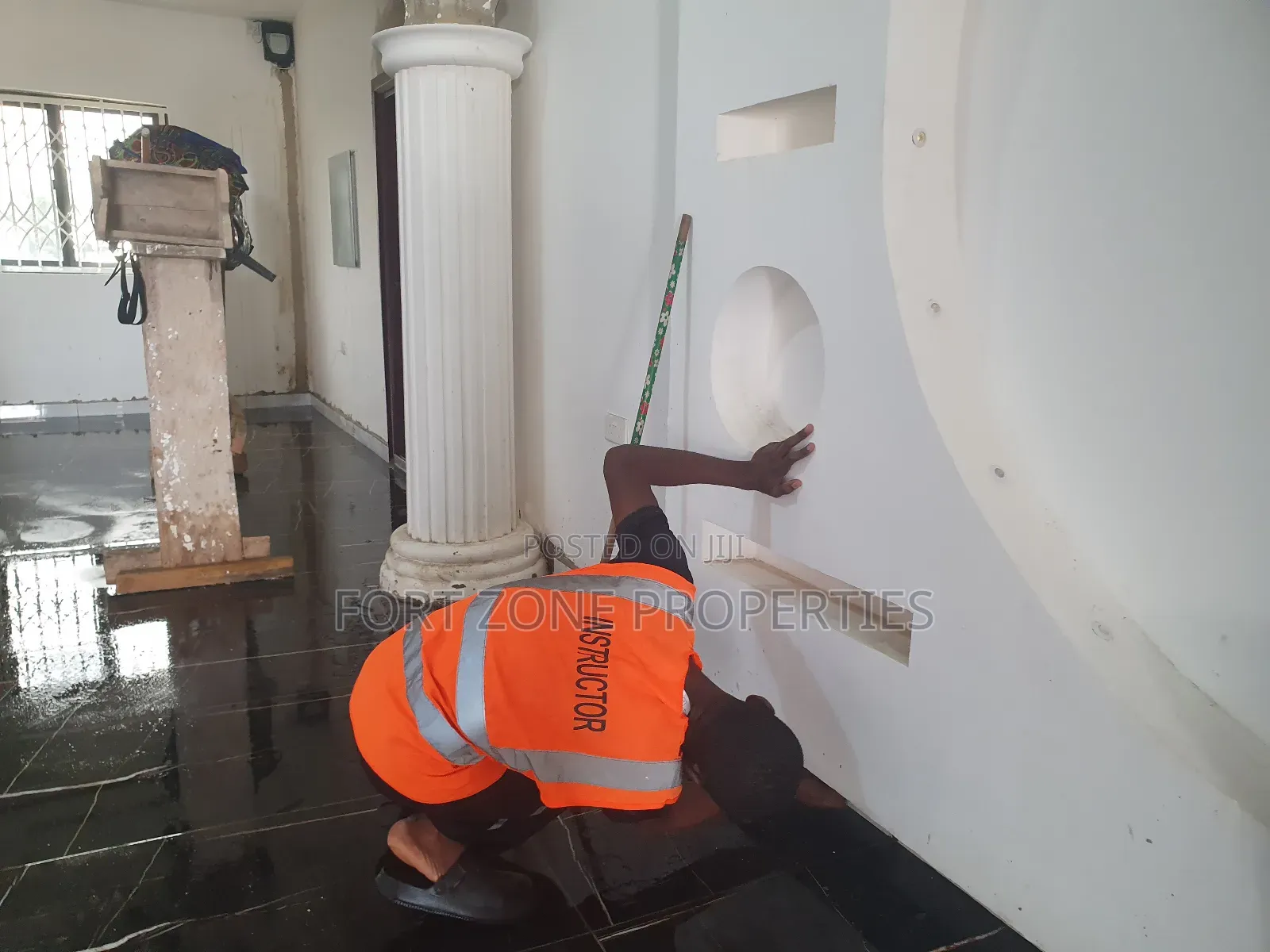 Black or While Cleaning With Cleantex