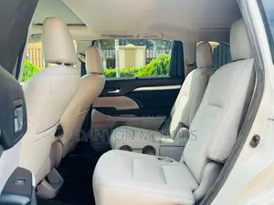 Toyota Highlander XLE V6 4x4 (3.5L 6cyl 6A) 2016 White