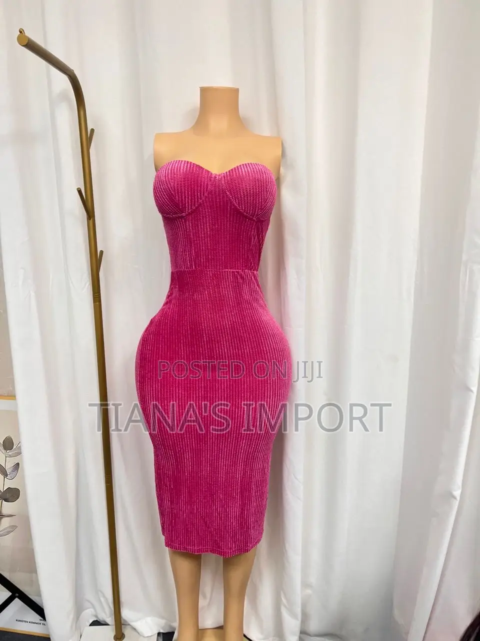 Shein Bale and Mannequin