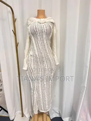 Shein Bale and Mannequin