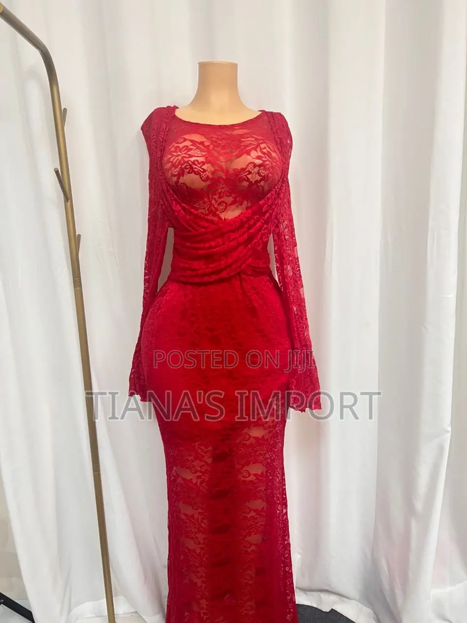 Shein Bale and Mannequin