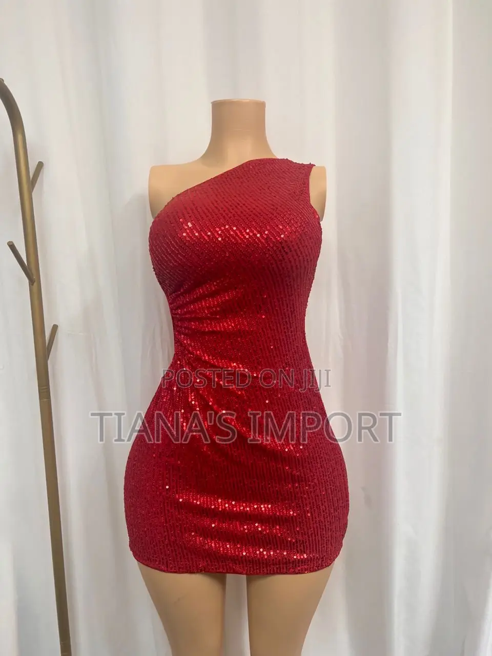 Shein Bale and Mannequin