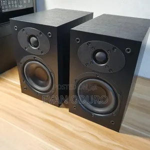 Powerful Denon Bookshelf Solid, Heavy Pair of Bookshelf !