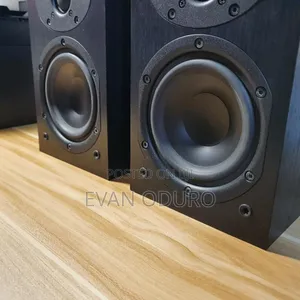 Powerful Denon Bookshelf Solid, Heavy Pair of Bookshelf !