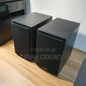 Powerful Denon Bookshelf Solid, Heavy Pair of Bookshelf !