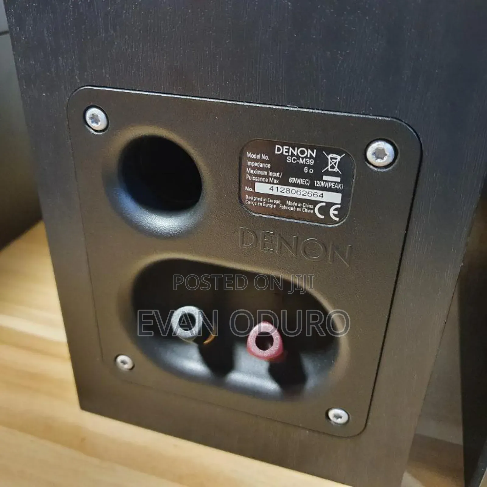Powerful Denon Bookshelf Solid, Heavy Pair of Bookshelf !