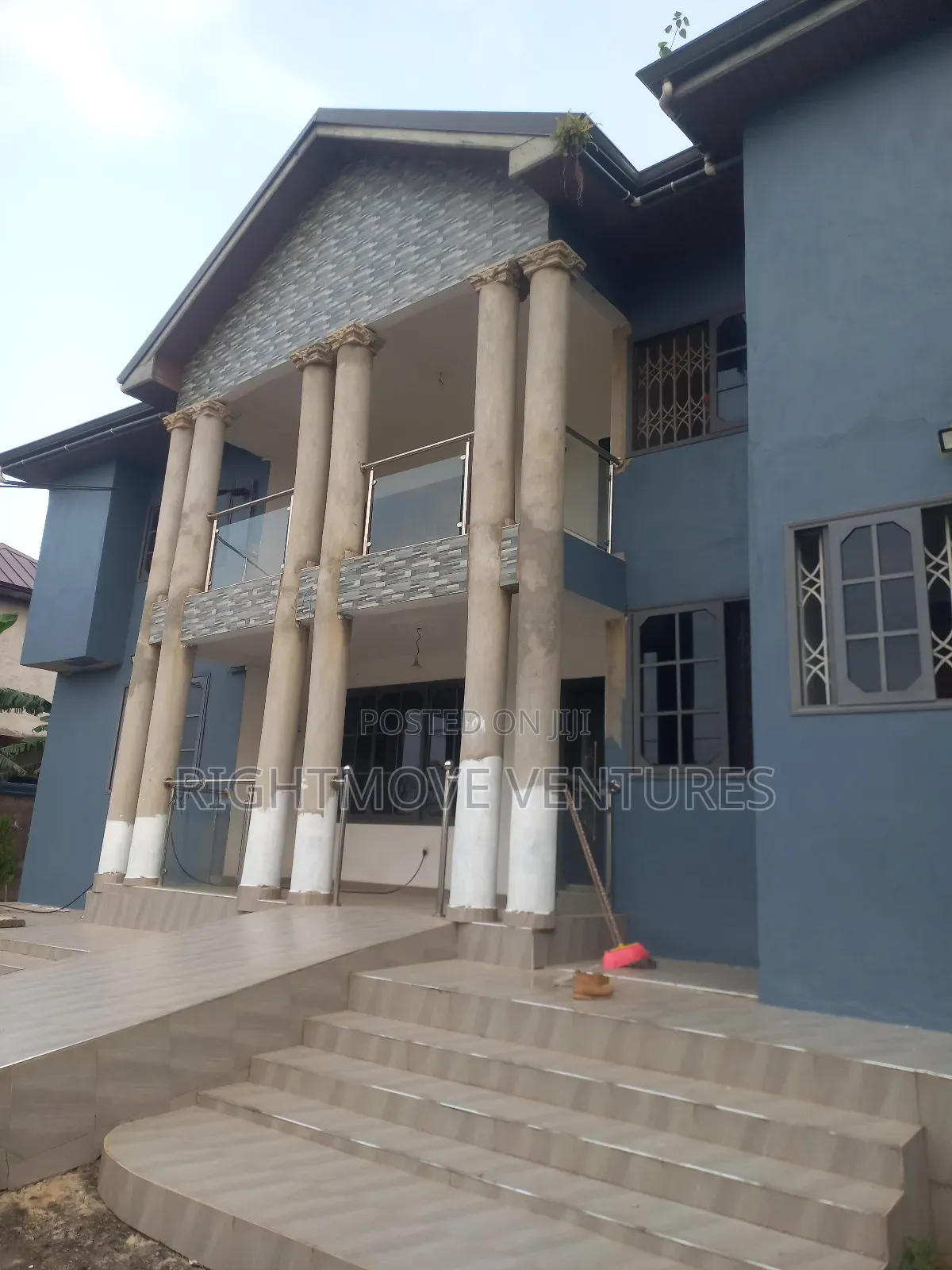6bdrm Duplex in Takoradi for rent