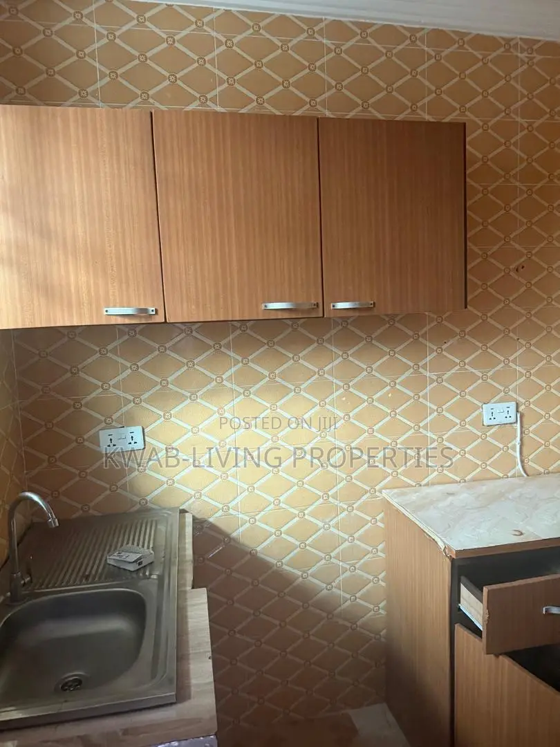 2bdrm Apartment in American House for rent