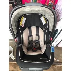 Graco Snugride Snuglock 35 DLX Infant Car Seat From Canada
