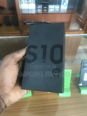 New Samsung Galaxy S10e 128 GB Red