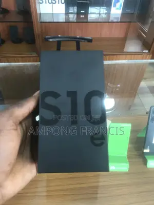 New Samsung Galaxy S10e 128 GB Red