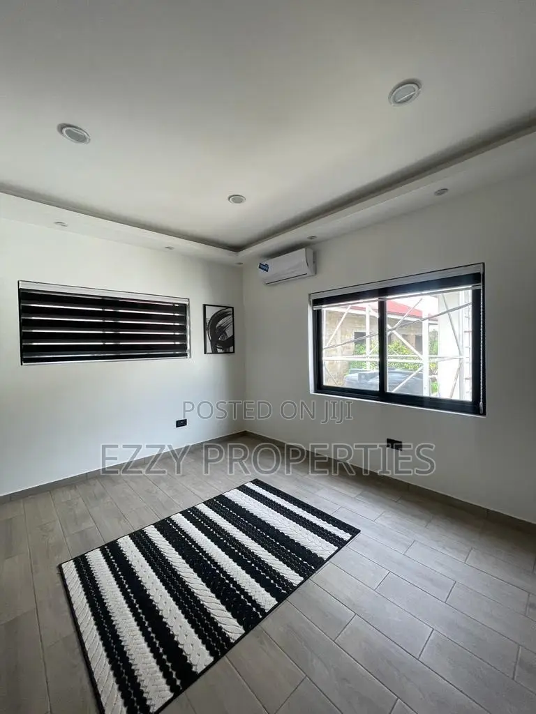 Furnished 4bdrm Duplex in East Legon 69 for rent