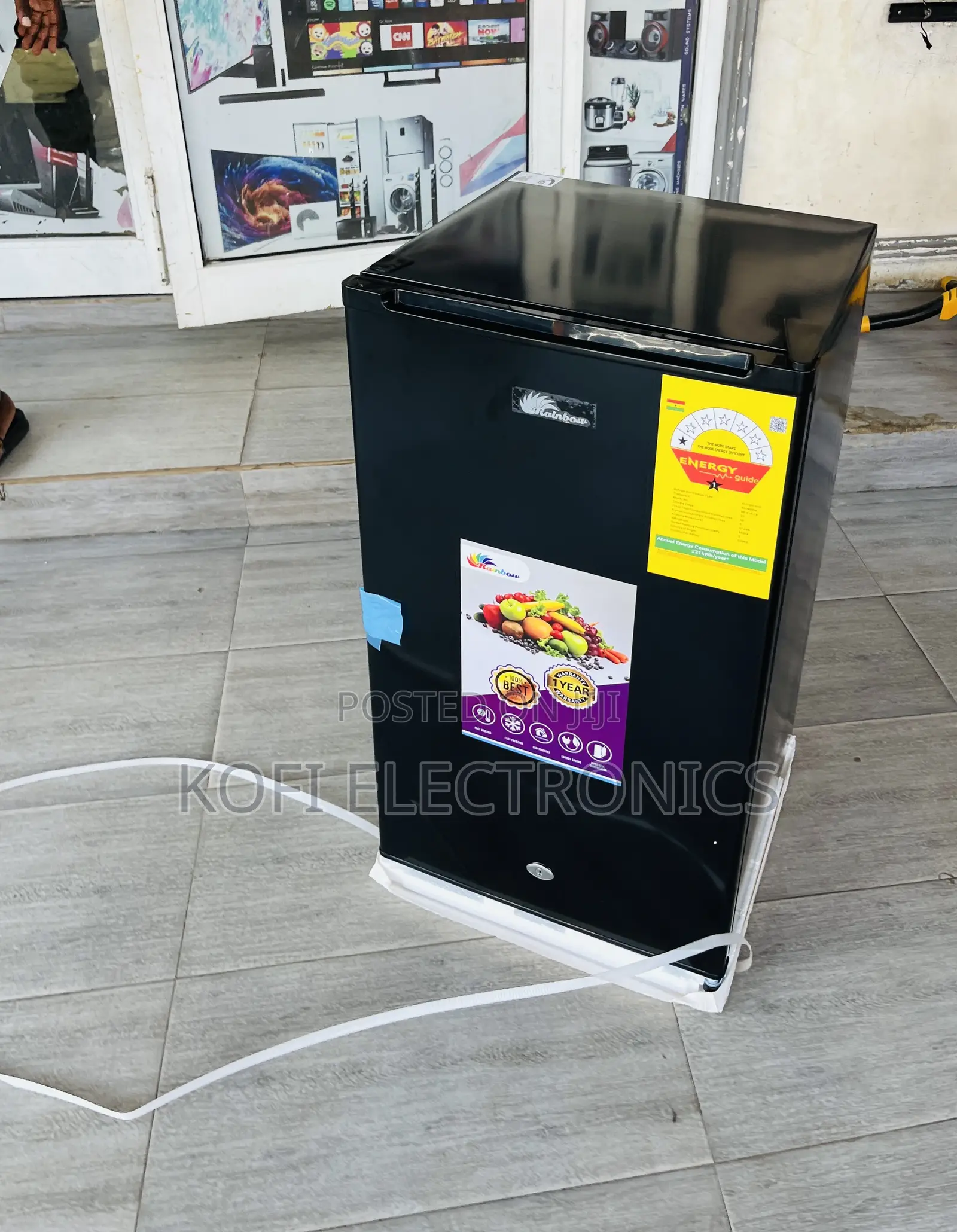 Energy Saving Rainbow Single Door Table Top Fridge(Black)