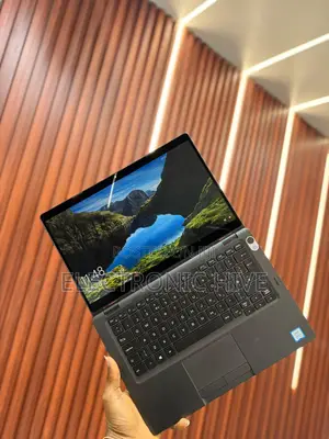 Laptop Dell Latitude 5300 8GB Intel Core I5 SSD 256GB
