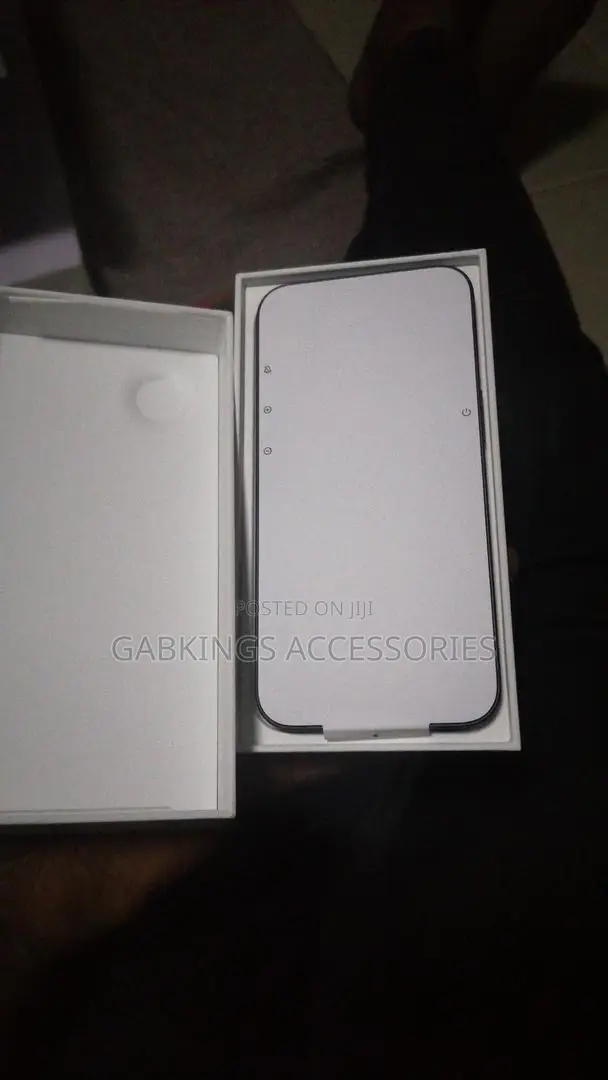 New Apple iPhone 16e 128 GB Black