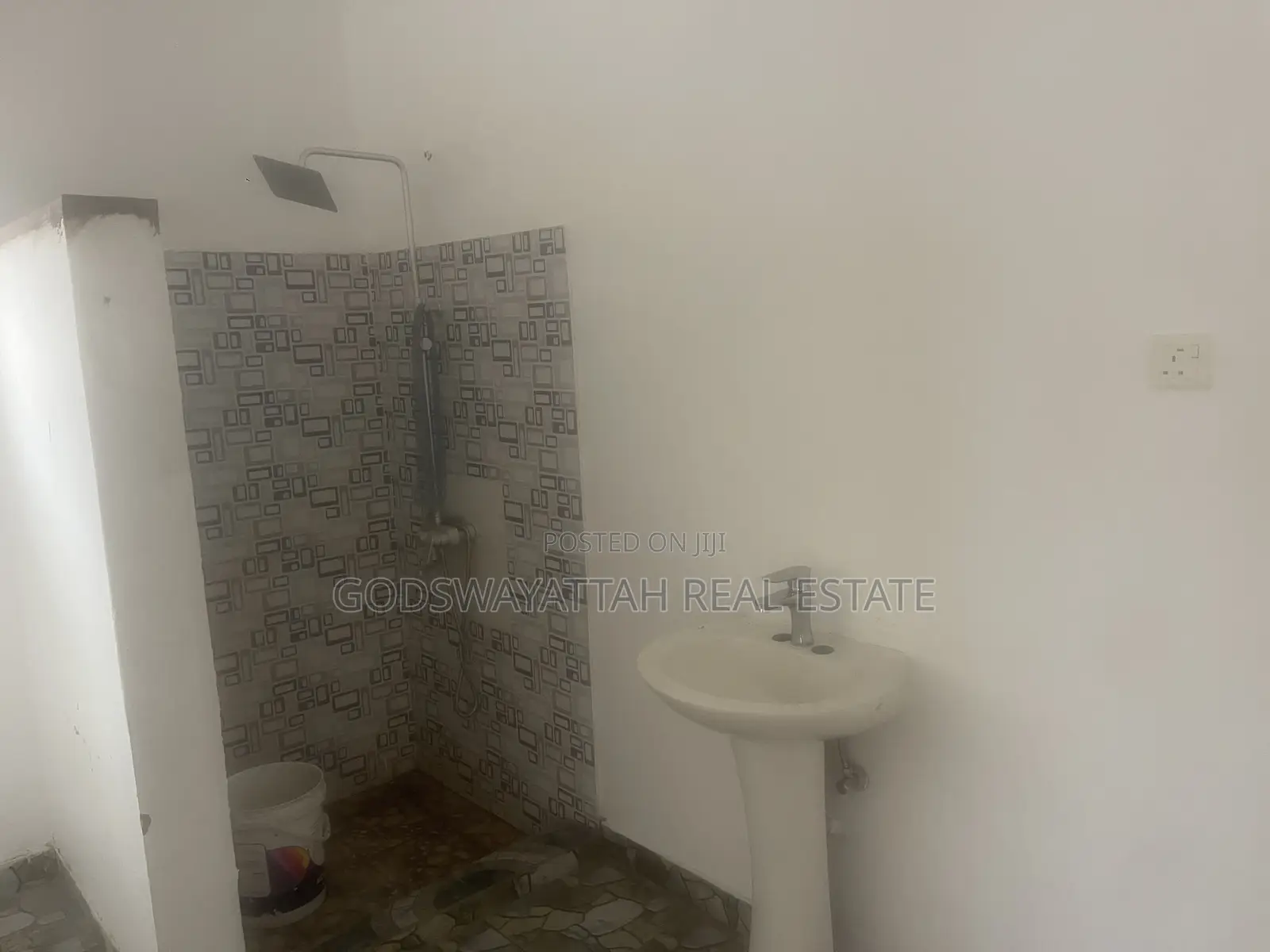 3bdrm House in East Legon, Adjiriganor for rent