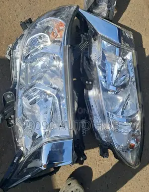 Toyota Land Cruiser V8 2018 Headlight