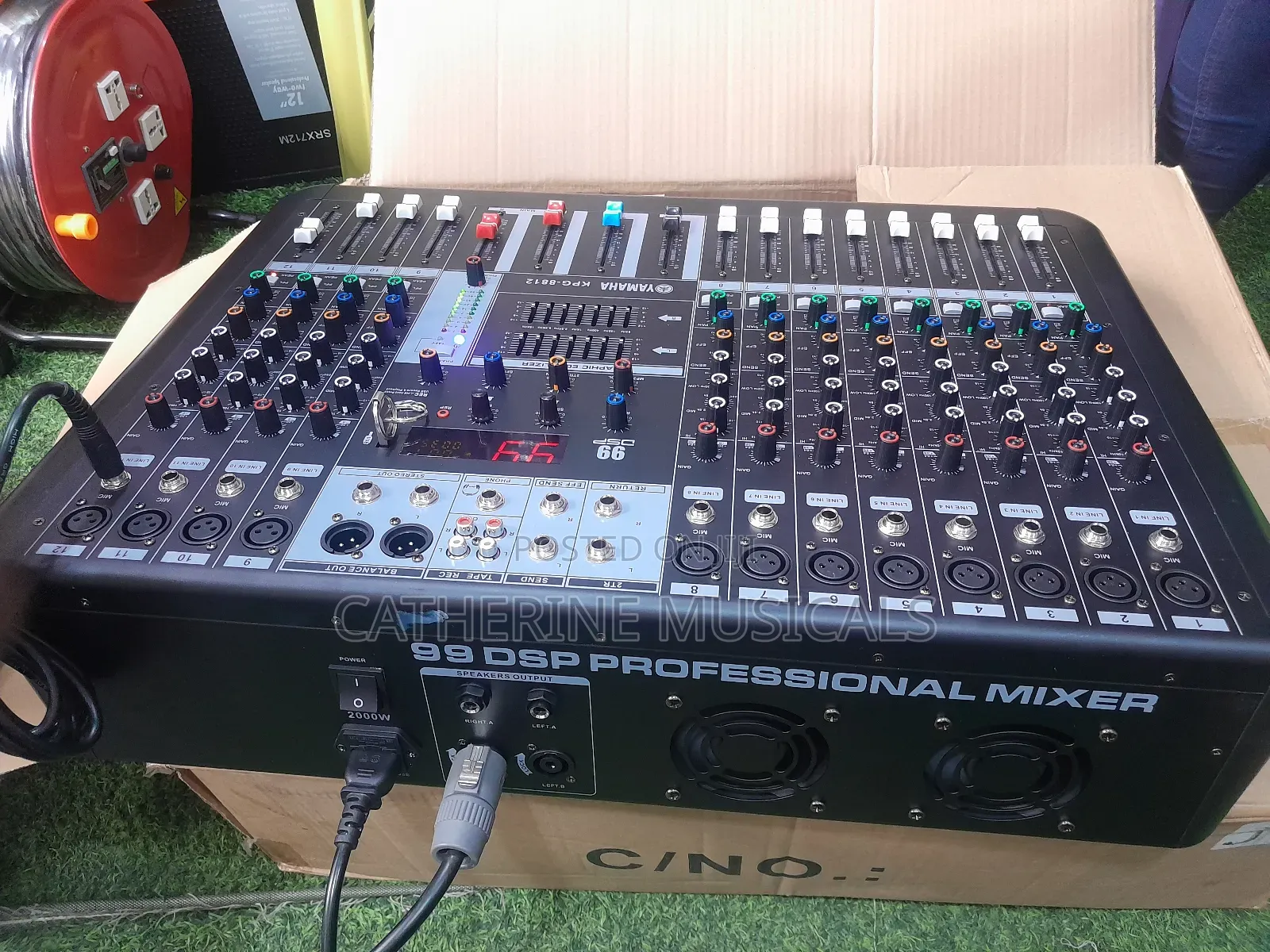 Yamaha KPG Powered 12 Channel Mixer