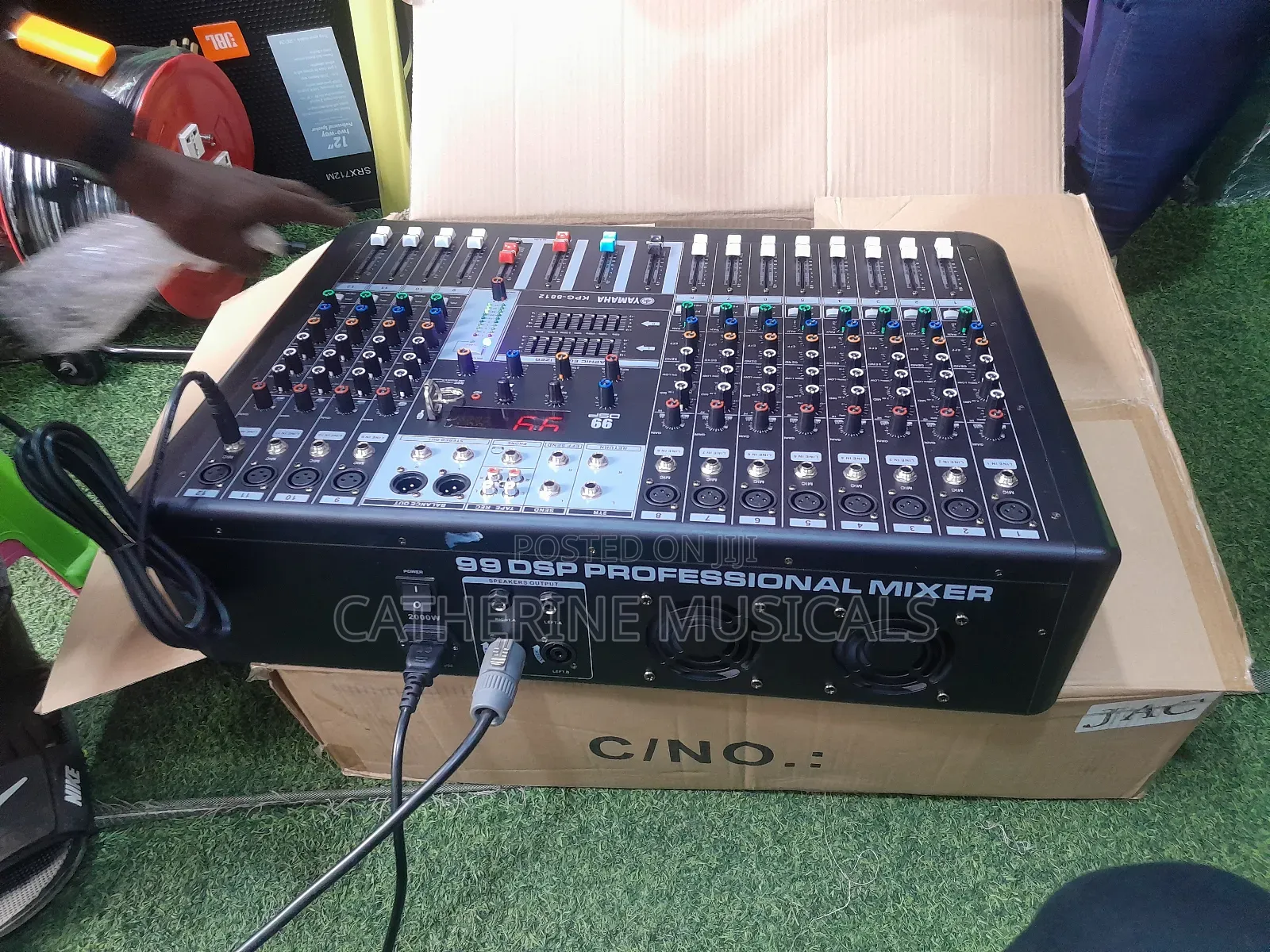 Yamaha KPG Powered 12 Channel Mixer