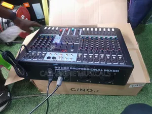 Yamaha KPG Powered 12 Channel Mixer