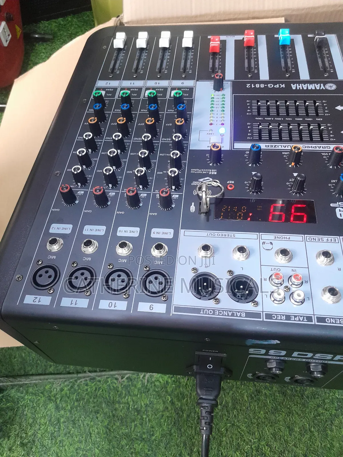 Yamaha KPG Powered 12 Channel Mixer