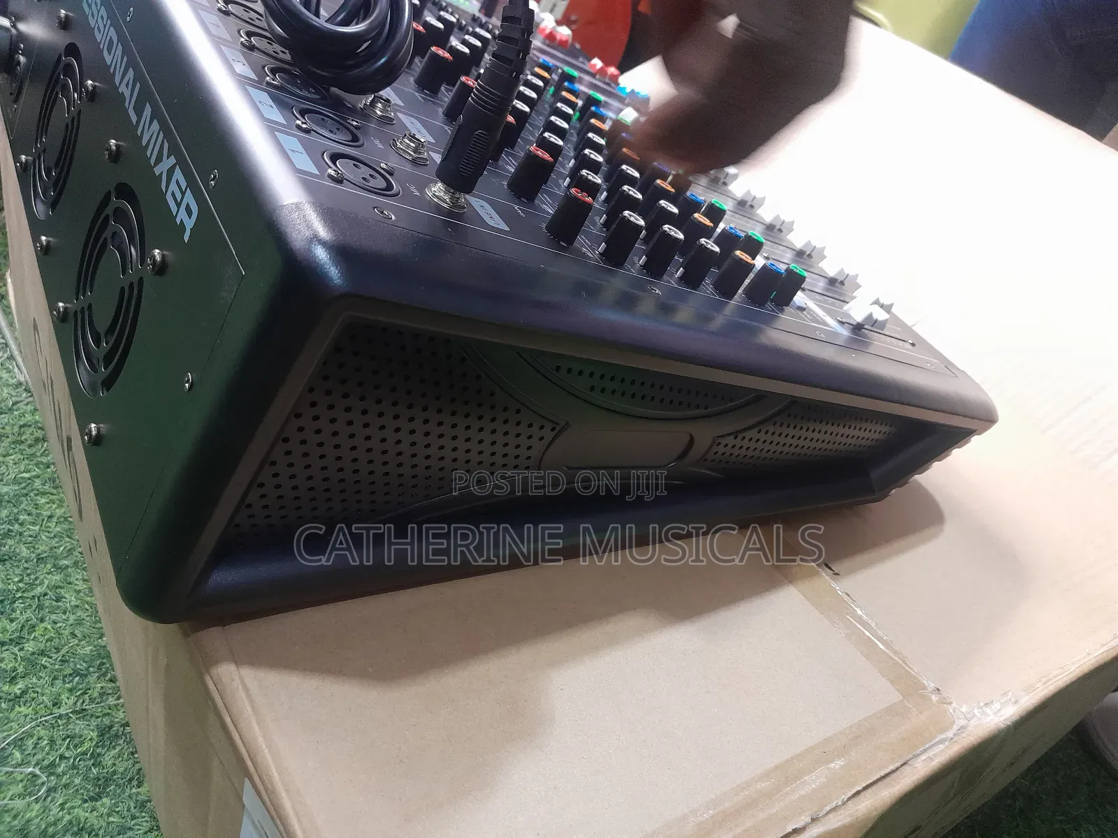 Yamaha KPG Powered 12 Channel Mixer