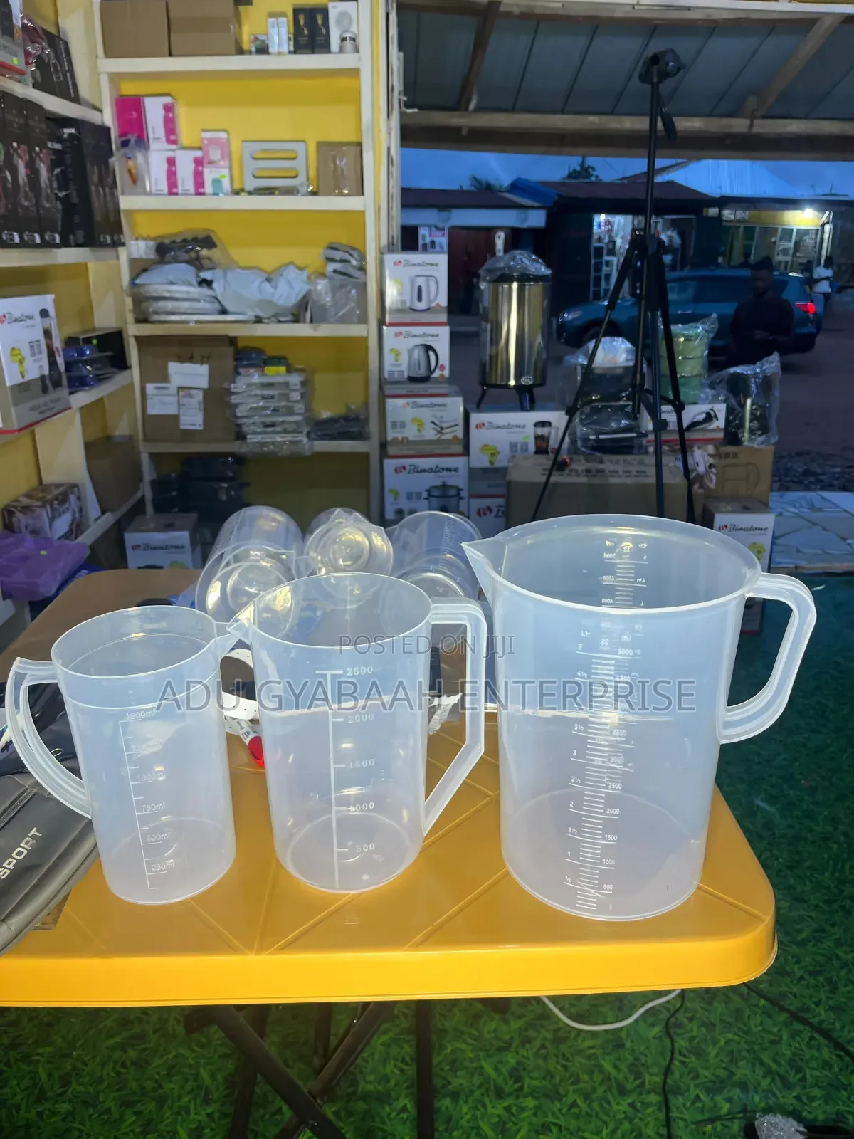 Measuring Cups With Engraved Numbers