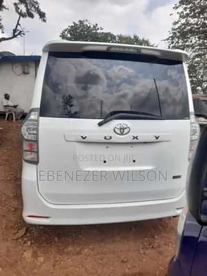 Toyota Voxy 2013 White